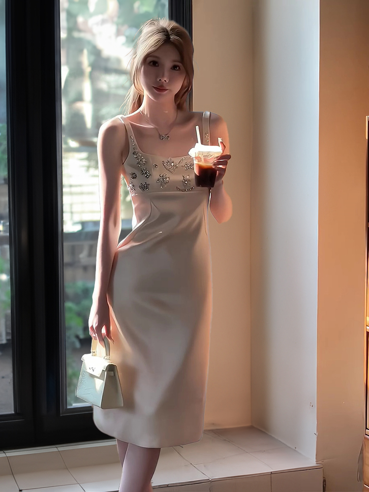 Elegant Heavy Work Satin Eveni - огляд і ціна Women Formal Wear With Skirt